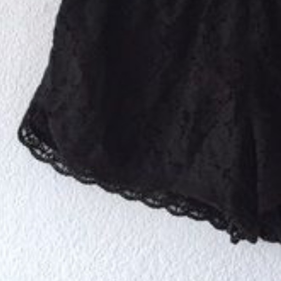 Aritzia Talula Black Lace Scalloped Shorts - Picture 3 of 7
